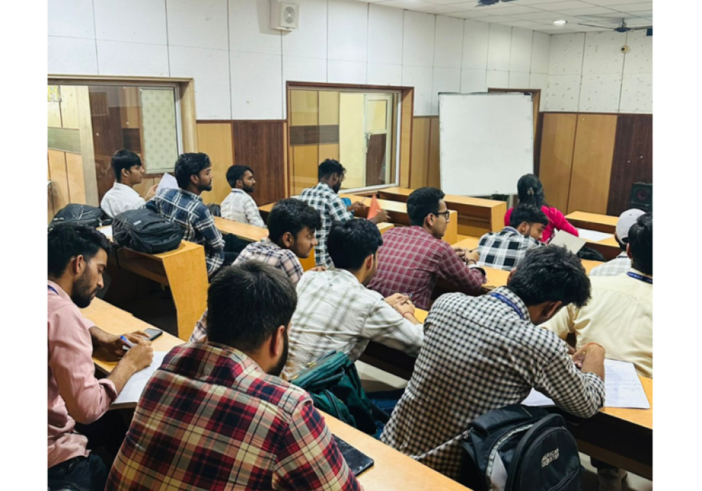 A seminar on 𝐅𝐢𝐧𝐚𝐧𝐜𝐢𝐚𝐥 𝐀𝐰𝐚𝐫𝐞𝐧𝐞𝐬𝐬 𝐟𝐨𝐫 𝐖𝐨𝐦𝐞𝐧 𝐄𝐦𝐩𝐨𝐰𝐞𝐫𝐦𝐞𝐧𝐭 was successfully conducted in the Department of Computer Science & Engineering on 26𝐭𝐡 𝐌𝐚𝐫𝐜𝐡 2026 by 𝐌𝐬. 𝐍𝐢𝐭𝐲𝐚 𝐀𝐠𝐠𝐚𝐫𝐰𝐚𝐥. An insightful session aimed at empowering minds with financial knowledge.